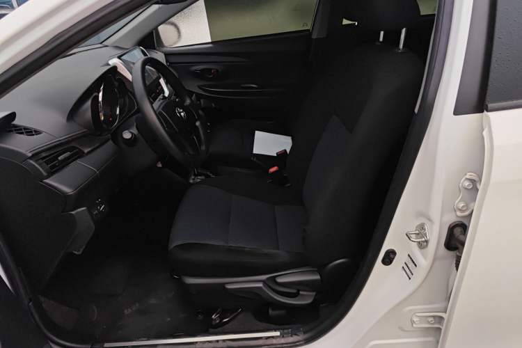 Used Toyota YARiS L 2019 1.5E CVT Dynamic Edition China VI compliant
