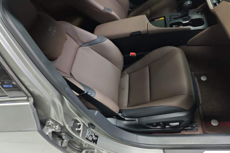 Used Lexus ES 2025 200 Premium Edition