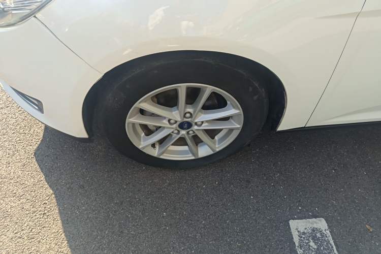 Used Ford Focus 2015 Hatchback 1.6L Automatic Fashion Edition
