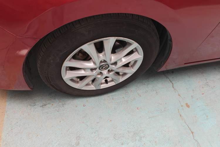 Used Mazda Mazda 3 Axela 2014 Sedan 1.5L Automatic Luxury Model
