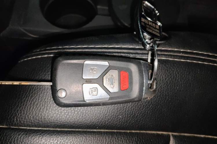 Used  Compass 2014 Revised Version 2.0L Two-Wheel Drive Entry-Level Edition
