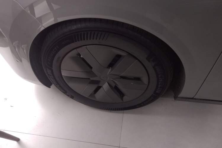 Used Li Auto MEGA 2024 Ultra Model
