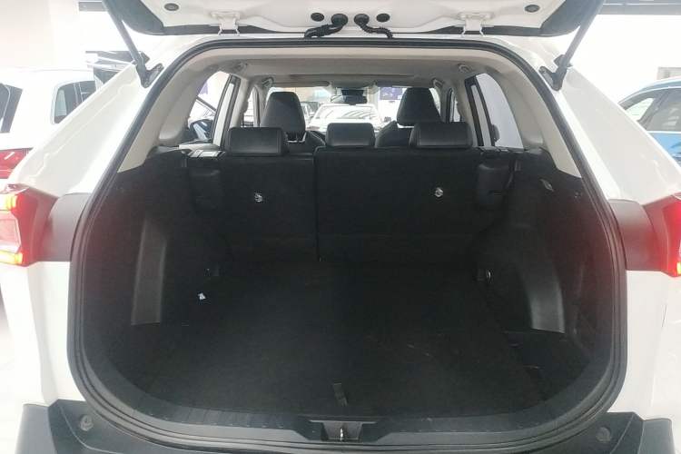 Used Toyota Wildlander 2022 Dual-Engine 2.5L E-CVT Two-Wheel Drive Luxury PLUS Edition
