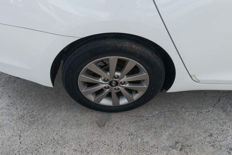 Used Hyundai Mistra 2014 1.8L Automatic Smart GLS
