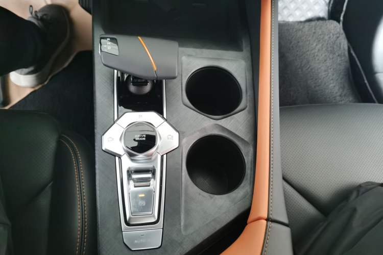 Used Changan UNI-V 2022 1.5T Prestige Version