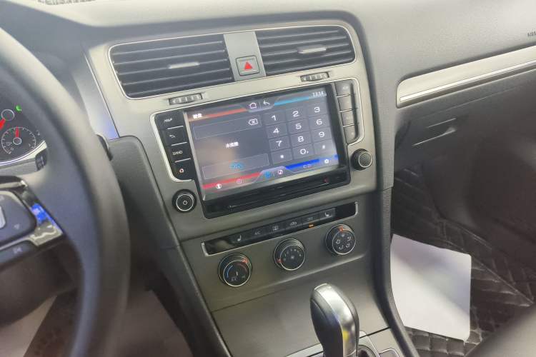 Used Volkswagen Golf 2016 230TSI Automatic Luxury Version
