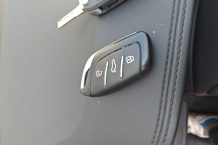 Used Roewe D7 2023 DMH 125km Excellence Edition