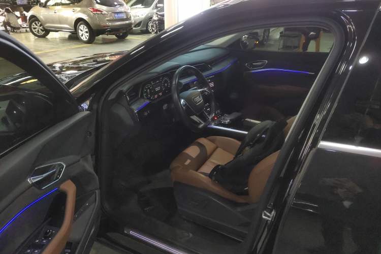 Used Audi e-tron 2019 55 quattro Technology Edition
