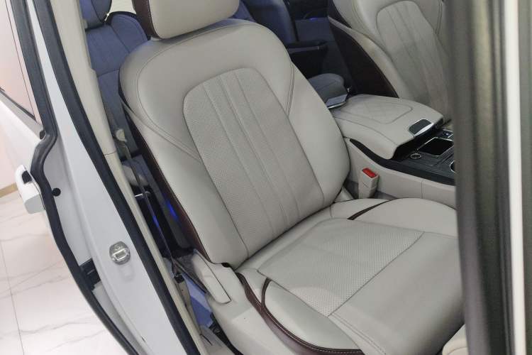 Used Buick GL8 2023 ES Lu Zun Comfort Model

