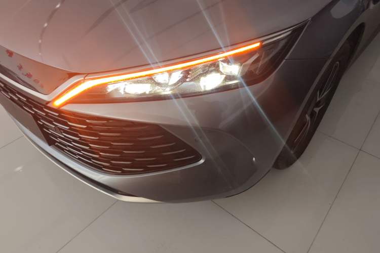 Used BYD Qin L 2025 DM-i Smart Drive 120KM Superior Model
