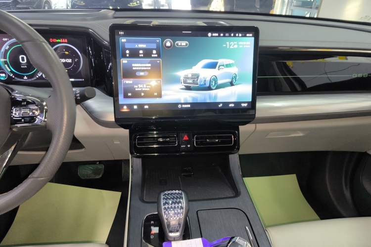 Used GAC Trumpchi GS8 2022 Dual-Engine Series 2.0TM Two-Wheel Drive Prestige Edition (7 Seats)