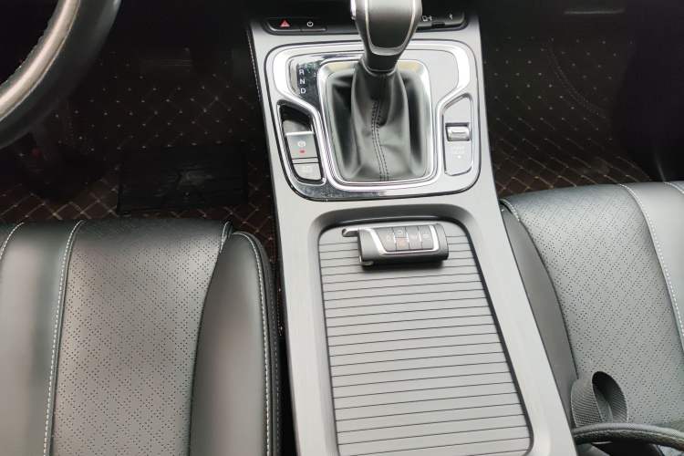 Used GAC Trumpchi M6 2021 270T DCT Luxury Edition (6 Seats)
