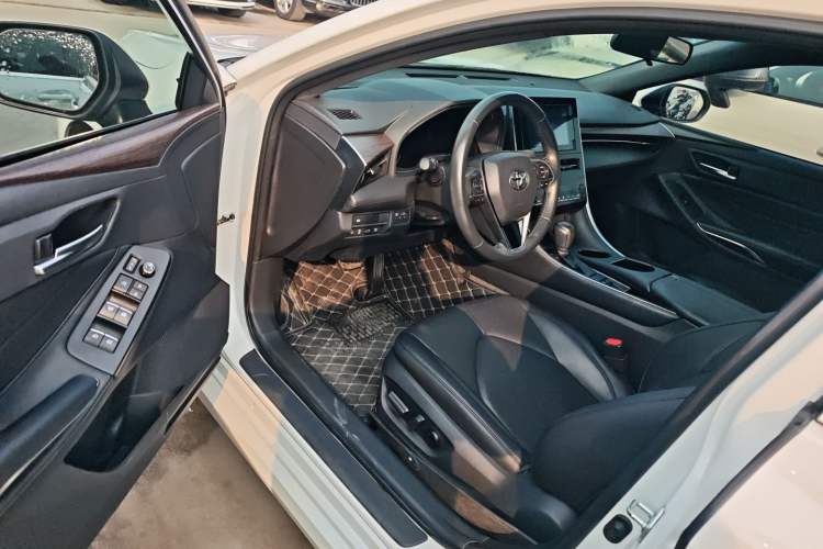 Used Toyota Avalon 2023 2.0L Premium Edition
