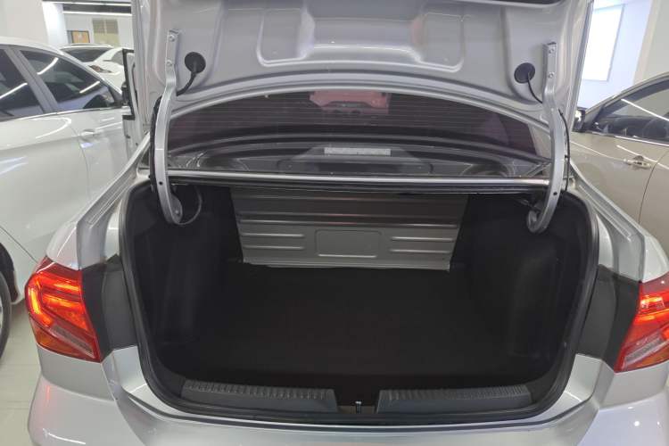 Used Volkswagen Jetta 2019 Dream Edition 1.5L Automatic Fashionable Version
