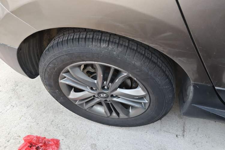 Used Hyundai ix35 2013 2.0L Automatic Two-Wheel Drive Smart GLS China IV Standard