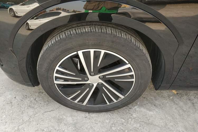 Used Lynk & Co 08 EM-P 2023 120km Long-Range Pro