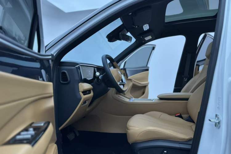 Used  L7 2025 EM-i 115km Exploration Edition
