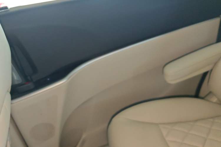 Used Buick GL8 2022 Land Cruiser Executive Class 652T Comfort Model
