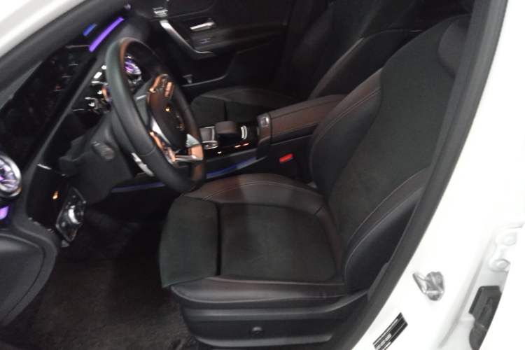 Used Mercedes-Benz A-Class 2022 Revised Version A 200 L Sport Sedan Fashionable Style