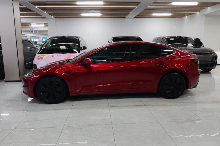 Used Tesla Model 3 2023 Long-Range All-Wheel-Drive Version
