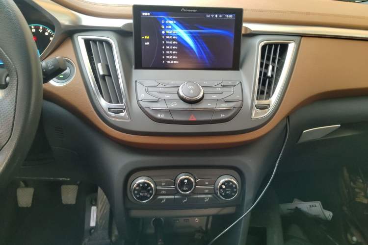 Used Soueast DX7 2017 1.5T Manual Triumph Edition
