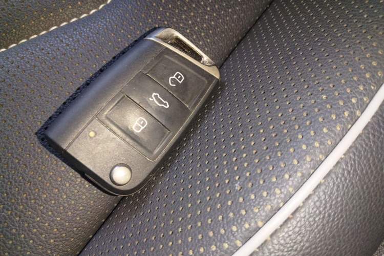 TDK.VehicleDetails.img