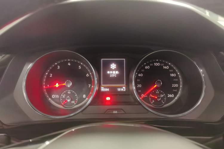 Used Volkswagen Tiguan L 2019 330TSI Automatic Two-Wheel Drive Smart Luxury Version China VI Standard
