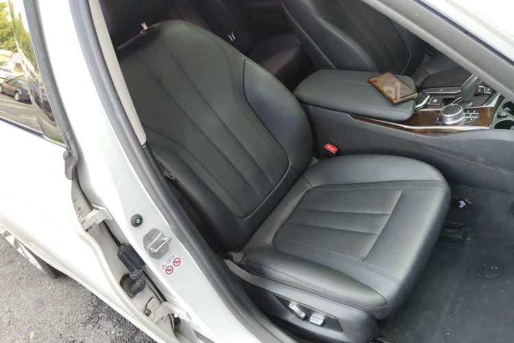 Used BMW 5 Series 2018 525Li Luxury Package
