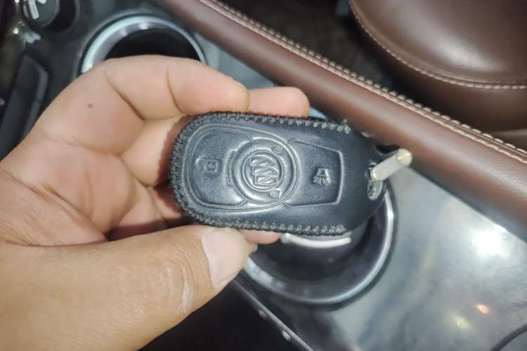 Used Buick Envision 2015 20T Two-Wheel-Drive Elite Model
