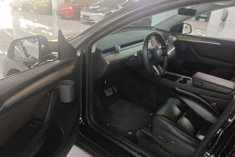 Used Tesla Model Y 2022 Rear-Wheel-Drive Version
