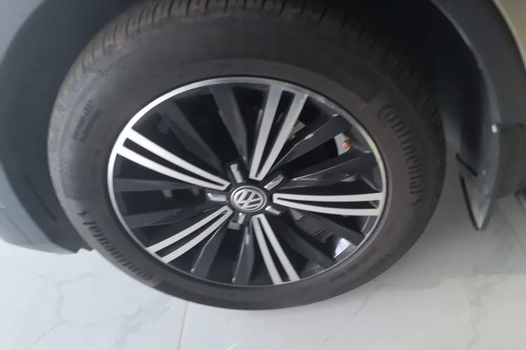 Used Volkswagen Tiguan L 2017 380TSI Automatic All-Wheel-Drive Luxury Edition