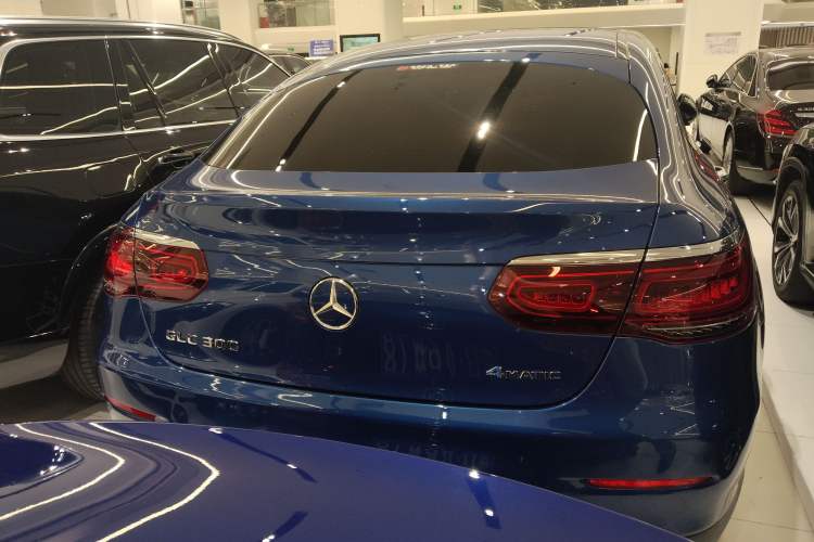 Used Mercedes-Benz GLC Coupe 2022 Refreshed GLC 300 4MATIC Coupe SUV
