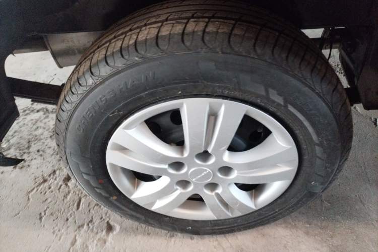 Used FORTHING Lingzhi 2023 M5L 1.6L Base Model 7 Seats
