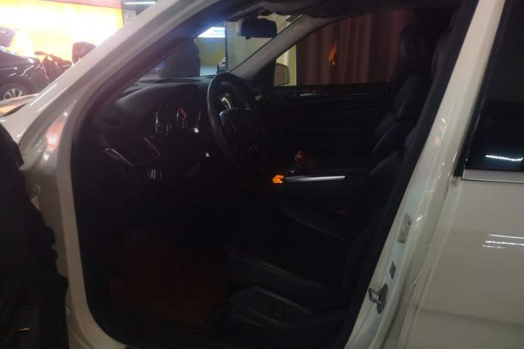 Used Mercedes-Benz M-Class 2014 ML 400 4MATIC Dynamic Model
