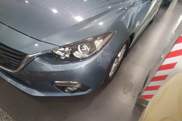 Used Mazda Mazda 3 Axela 2016 Sedan 1.5L Automatic Luxury Model
