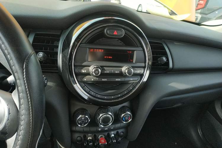 Used  MINI 2014 1.2T ONE
