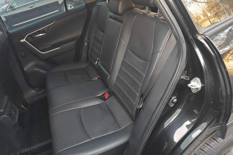 Used Toyota Wildlander 2022 2.0L CVT 4x4 Luxury PLUS Edition