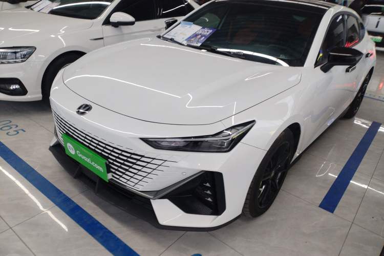 Used Changan UNI-V 2022 1.5T Prestige Version