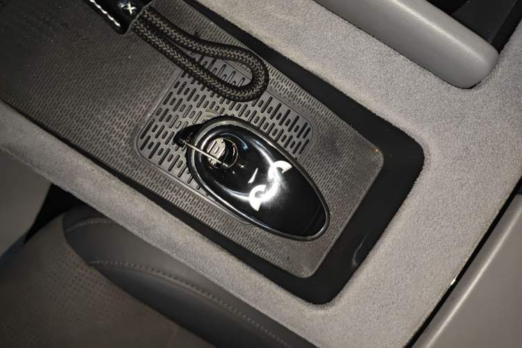 Used VOYAH PASSION 2024 PHEV Four-Wheel Drive Ultra-Long Range Flagship Model
