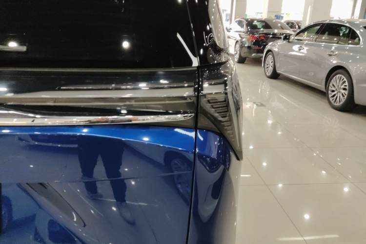 Used Buick GL8 New Energy 2024 Lu Zun Luxury Edition 6-Seater
