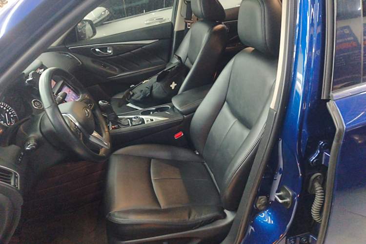 Used Infiniti Q50L 2018 2.0T Comfort Edition China VI Standard