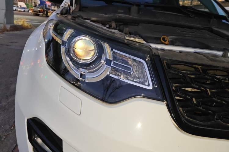 Used Land Rover Discovery Sport 2018 240 PS SE Version
