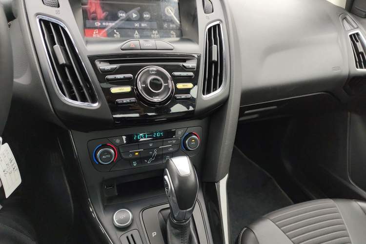 Used Ford Focus 2017 Sedan 1.6L Automatic Fashion Edition Smart Drive Version