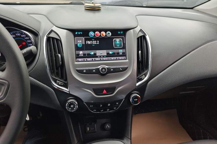 Used Chevrolet Cruze 2017 1.5L Automatic Pioneer Sunroof Edition
