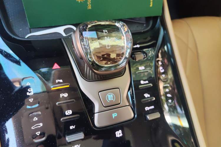 Used Denza D9 2022 DM-i 970 Four-Wheel Drive Flagship Model