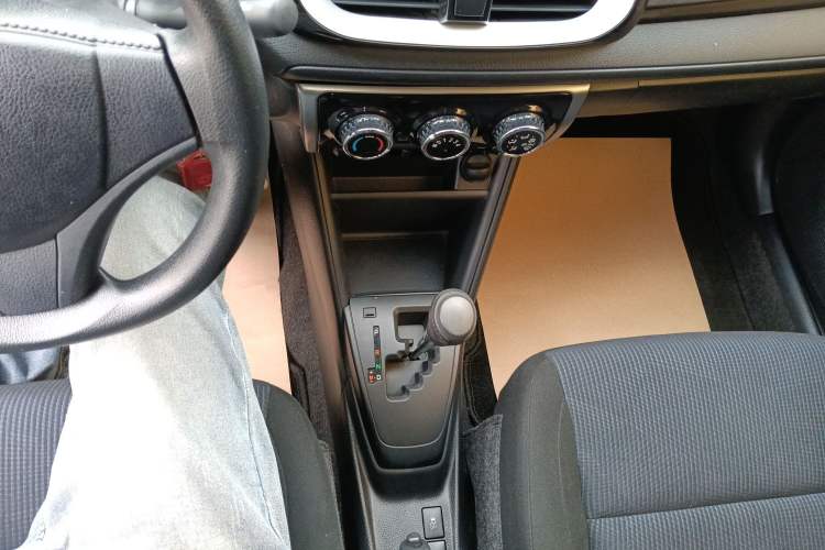 Used Toyota YARiS L 2017 1.5E CVT Dynamic Edition
