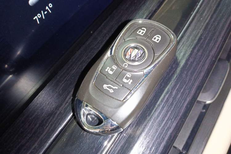 Used Buick GL8 2021 Avenir Aivia 7-Seater Luxury Edition
