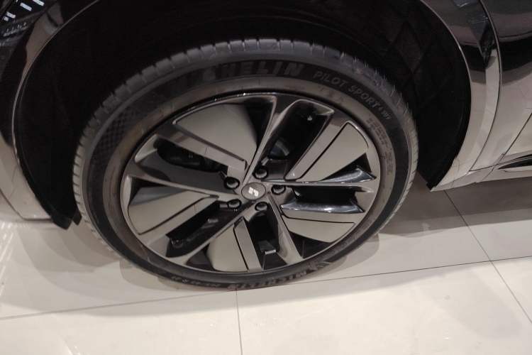 Used Li Auto L9 2022 Max model
