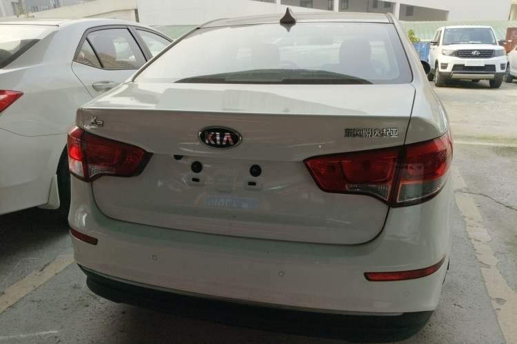 Used Kia K2 2015 Sedan 1.4L MT GLS
