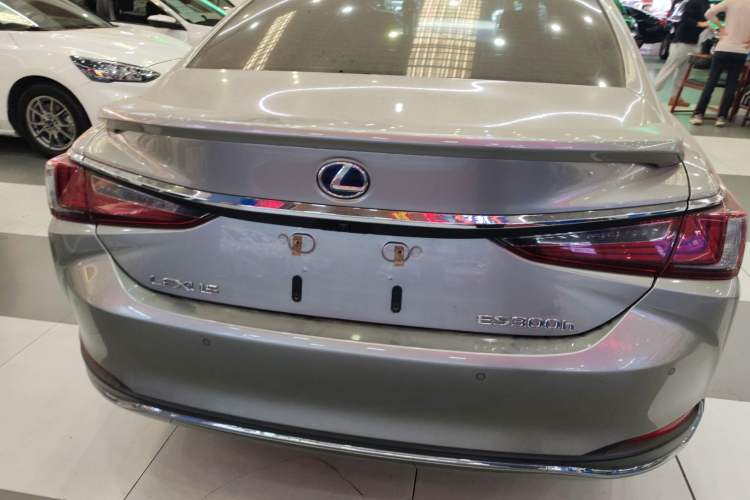 Used Lexus ES 2021 300h Excellence Edition